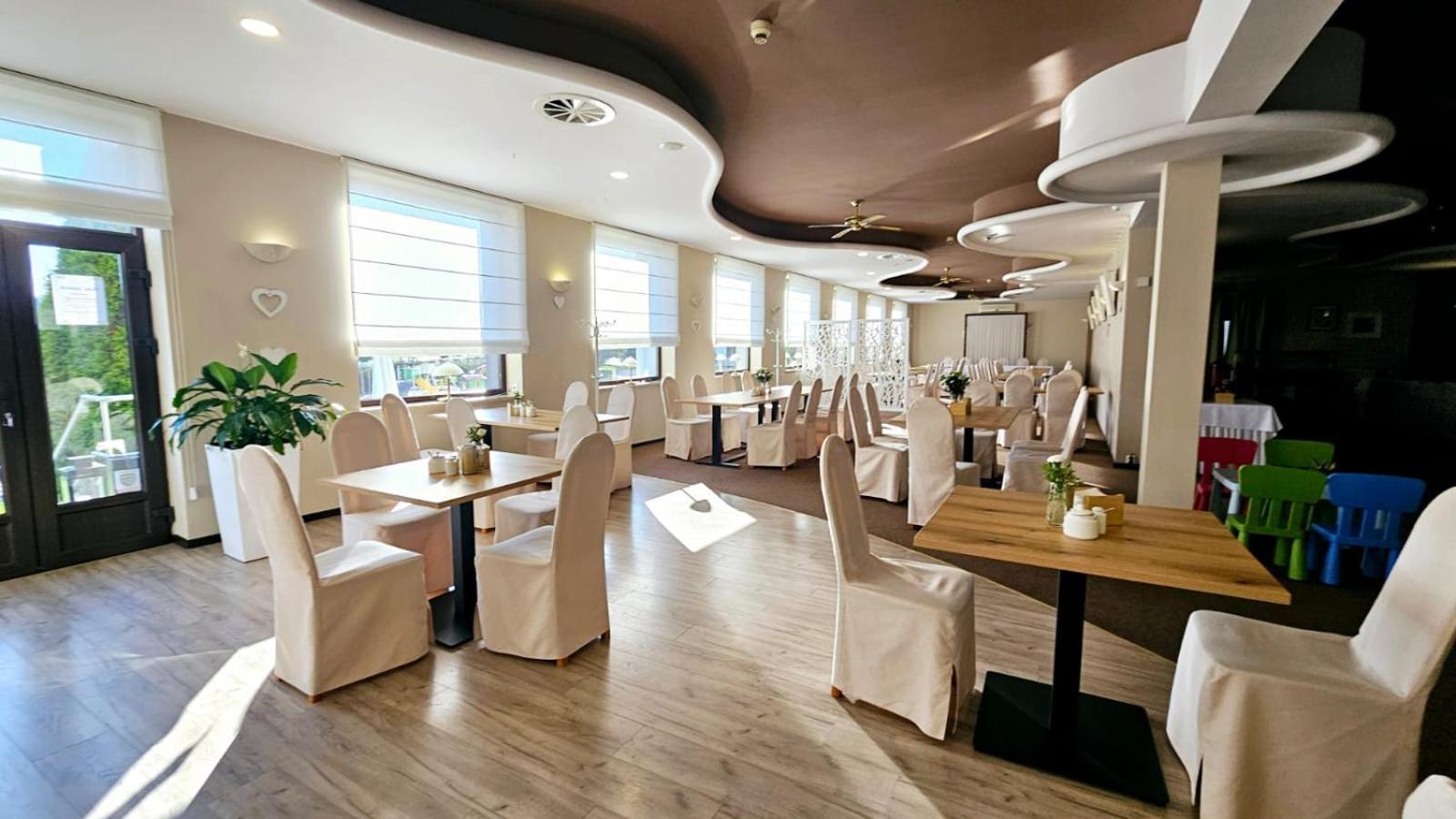 Hotel Ossowski 스바르체데즈 외부 사진