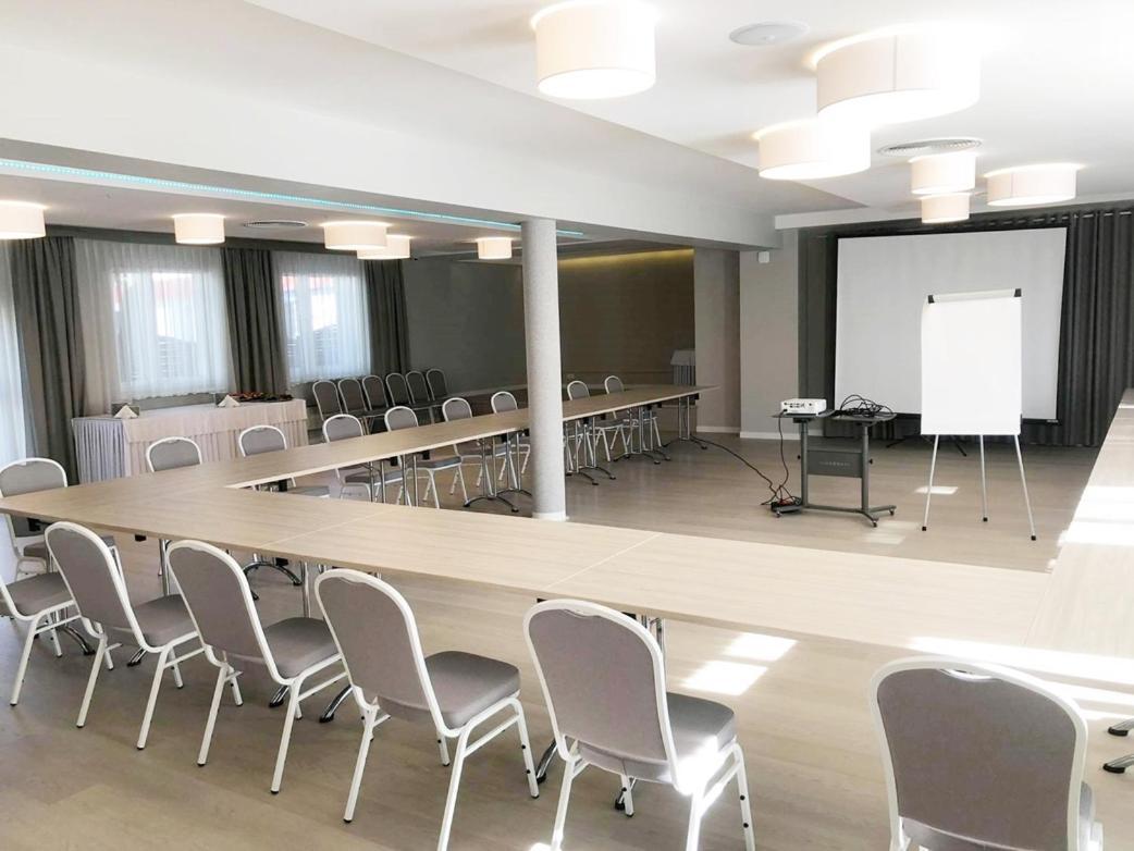 Hotel Ossowski 스바르체데즈 외부 사진