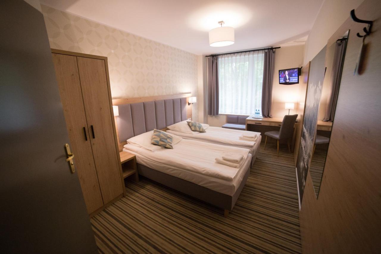 Hotel Ossowski 스바르체데즈 외부 사진